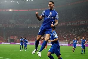 鹿死谁手？申花中超对阵泰山三连胜，泰山联赛近4场全胜&amp;轰14球