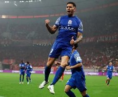 鹿死谁手？申花中超对阵泰山三连胜，泰山联赛近4场全胜&amp;轰14球